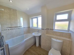 Family bathroom- click for photo gallery